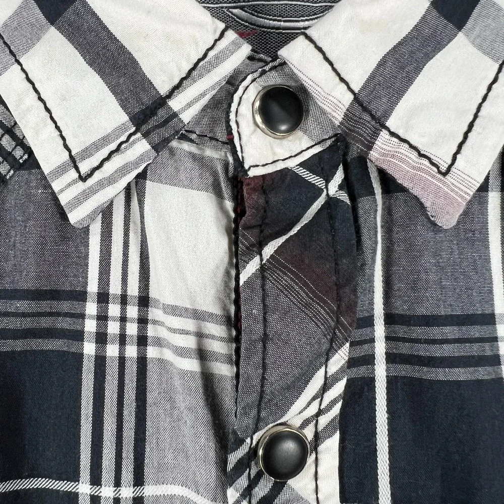 BKE Shirt Mens XL Extra Large Black White Plaid Long Sleeve Pearl Snap Western